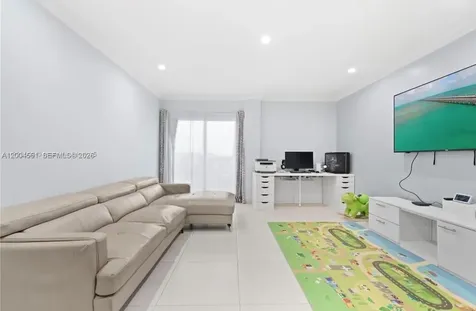 440 E 23rd Street Hialeah FL 33013