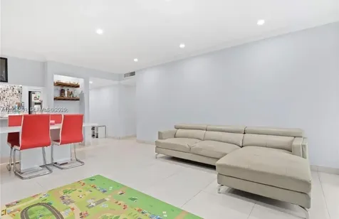 440 E 23rd Street Hialeah FL 33013