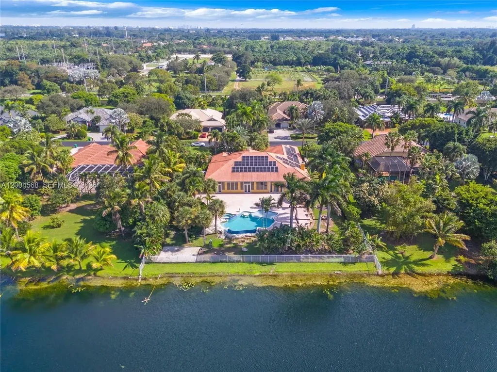 2161 SW 131st Terrace Davie FL 33325