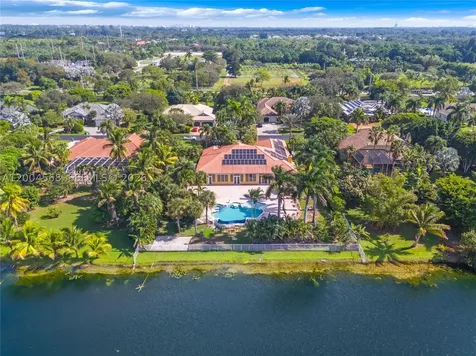 2161 SW 131st Terrace Davie FL 33325