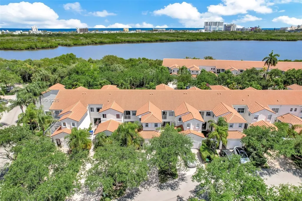 1675 Yellowheart Way Hollywood FL 33019