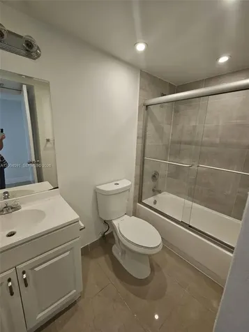 8160 Geneva Court Doral FL 33166