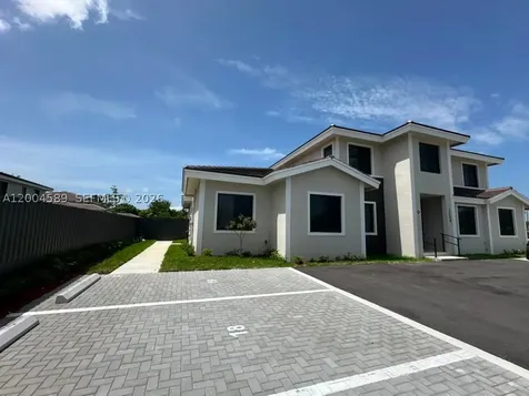 12552 SW 194th Street Miami FL 33177