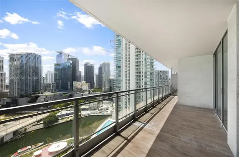 90 SW 3rd Street Miami FL 33130