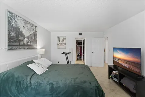 100 Bayview Drive Sunny Isles Beach FL 33160
