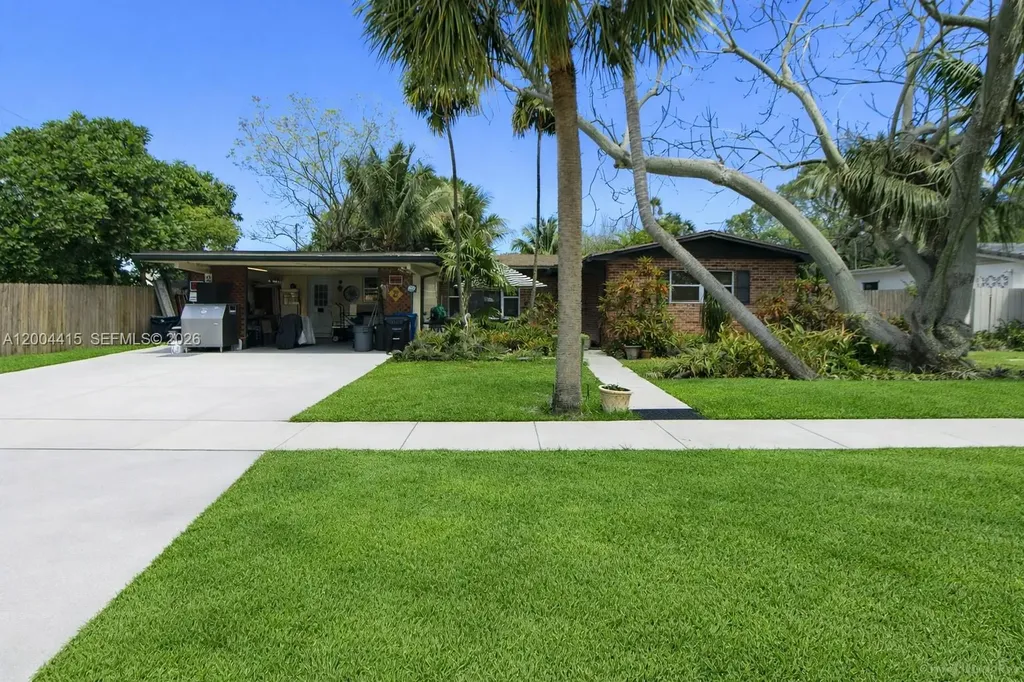 2048 SW 27th Avenue Fort Lauderdale FL 33312