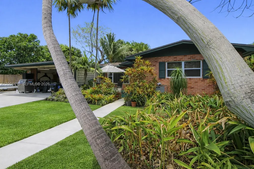 2048 SW 27th Avenue Fort Lauderdale FL 33312