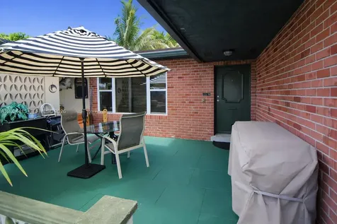 2048 SW 27th Avenue Fort Lauderdale FL 33312