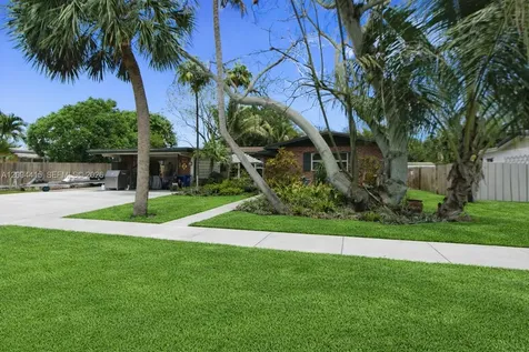 2048 SW 27th Avenue Fort Lauderdale FL 33312