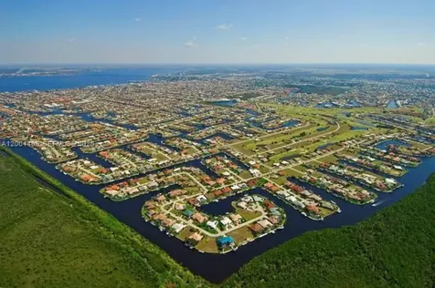 2356 Highland Punta Gorda FL 33983