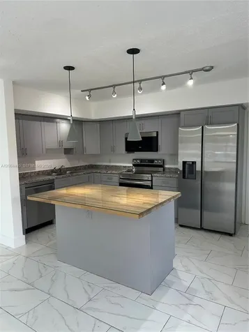 220 SW 8th Avenue Hallandale Beach FL 33009