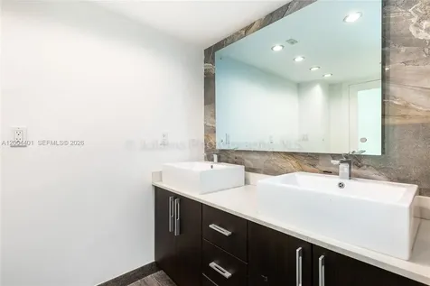 6039 Collins Avenue Miami Beach FL 33140