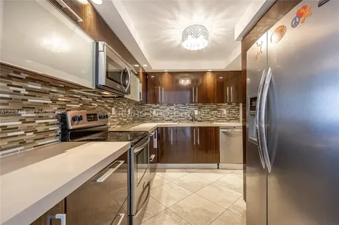 6039 Collins Avenue Miami Beach FL 33140