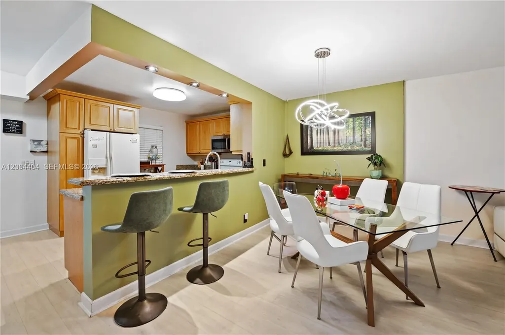 424 SE 10th Street Dania Beach FL 33004