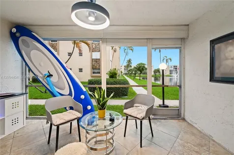 424 SE 10th Street Dania Beach FL 33004