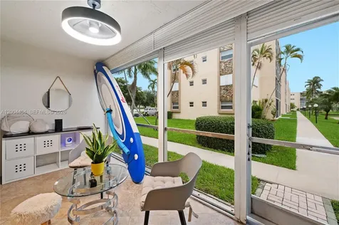 424 SE 10th Street Dania Beach FL 33004