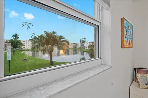 424 SE 10th Street Dania Beach FL 33004