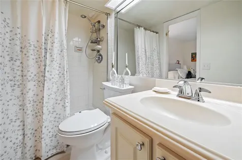 424 SE 10th Street Dania Beach FL 33004