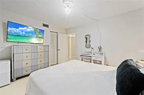 424 SE 10th Street Dania Beach FL 33004