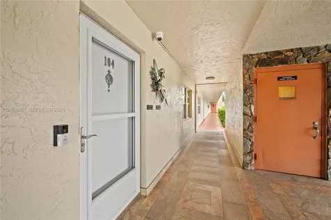 424 SE 10th Street Dania Beach FL 33004