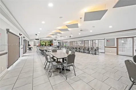 424 SE 10th Street Dania Beach FL 33004