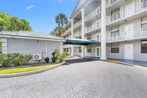 1524 Whitehall Drive Davie FL 33324
