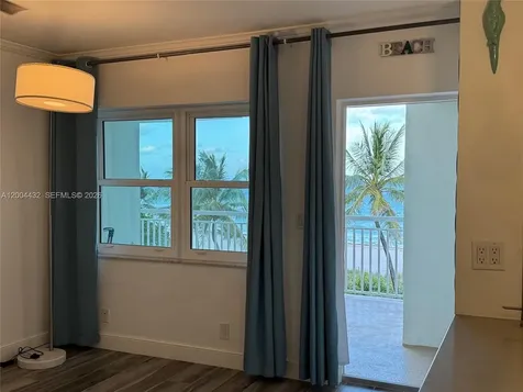 901 S Surf Road Hollywood FL 33019