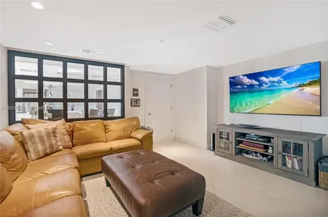 7000 Island Boulevard Aventura FL 33160