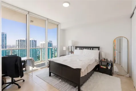31 SE 5th Street Miami FL 33131