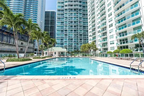 31 SE 5th Street Miami FL 33131