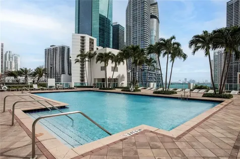 31 SE 5th Street Miami FL 33131