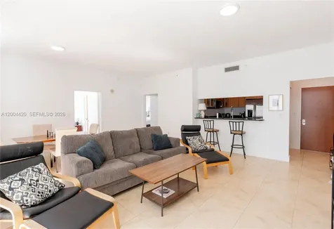 31 SE 5th Street Miami FL 33131