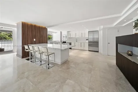 600 Grapetree Drive Key Biscayne FL 33149