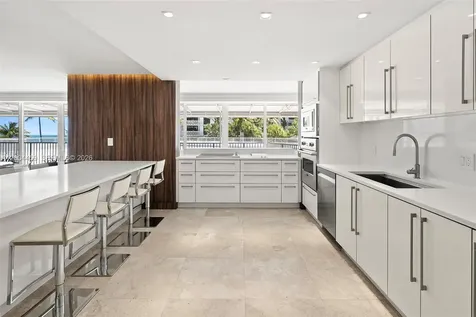600 Grapetree Drive Key Biscayne FL 33149