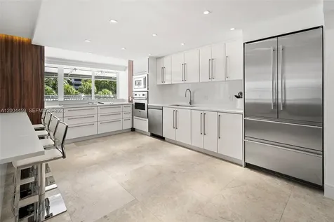600 Grapetree Drive Key Biscayne FL 33149