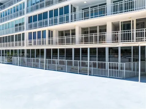 600 Grapetree Drive Key Biscayne FL 33149