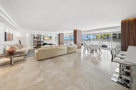 600 Grapetree Drive Key Biscayne FL 33149