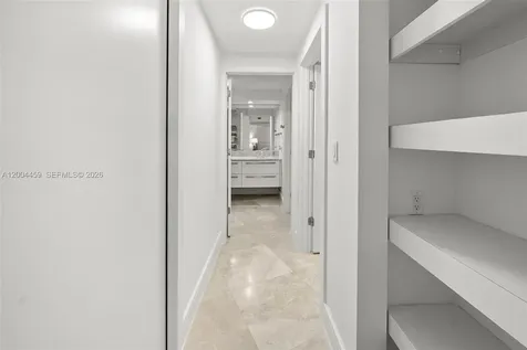 600 Grapetree Drive Key Biscayne FL 33149