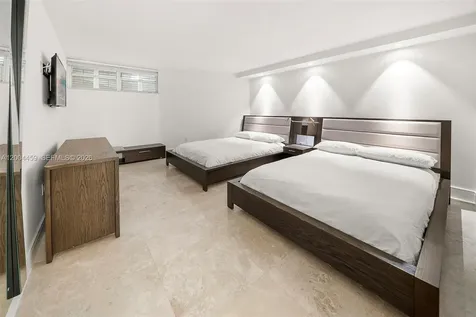 600 Grapetree Drive Key Biscayne FL 33149