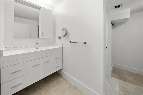 600 Grapetree Drive Key Biscayne FL 33149