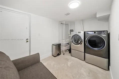 600 Grapetree Drive Key Biscayne FL 33149