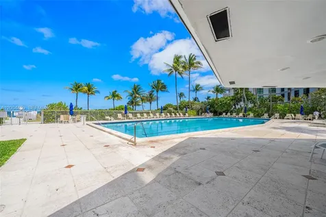 600 Grapetree Drive Key Biscayne FL 33149