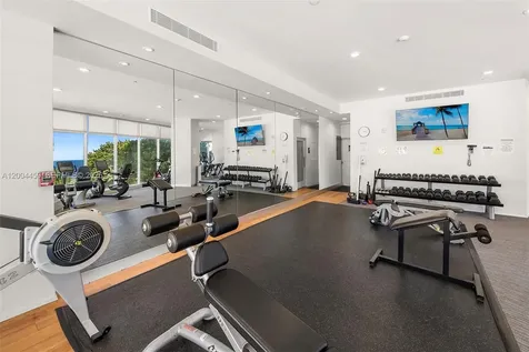 600 Grapetree Drive Key Biscayne FL 33149