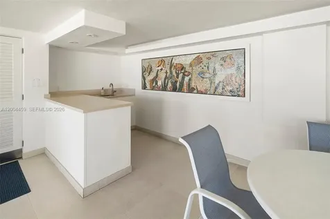 600 Grapetree Drive Key Biscayne FL 33149