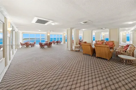 600 Grapetree Drive Key Biscayne FL 33149