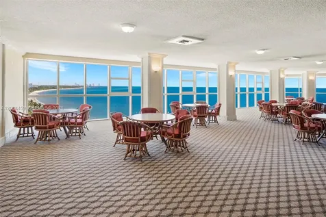 600 Grapetree Drive Key Biscayne FL 33149
