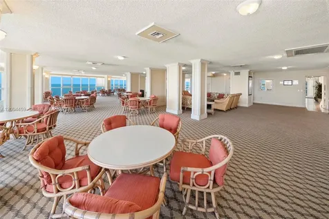 600 Grapetree Drive Key Biscayne FL 33149
