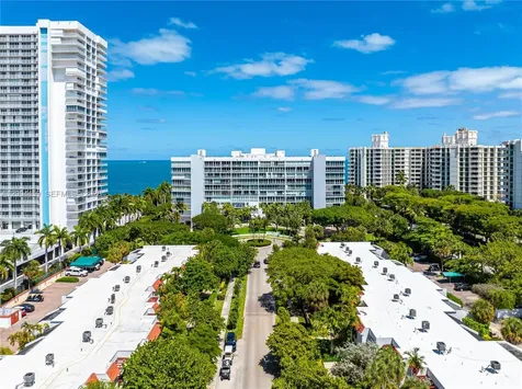 600 Grapetree Drive Key Biscayne FL 33149