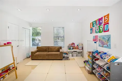 152 SW 20th Road Miami FL 33129