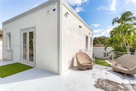152 SW 20th Road Miami FL 33129